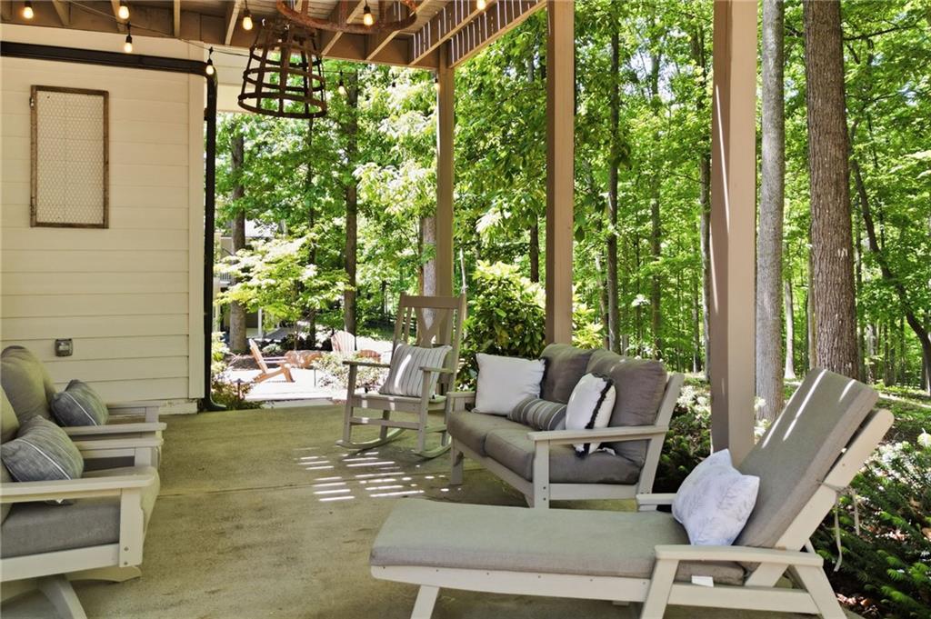 Canton, Georgia, 30115, United States, 5 Bedrooms Bedrooms, ,6 BathroomsBathrooms,Residential,Active,2045534