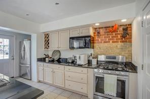 3330 W Shadowlawn Avenue NE