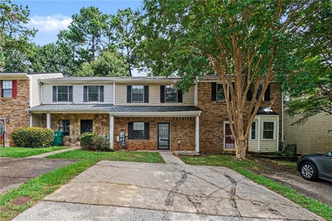 Townhouse For Sale - 1496 Springleaf Circle<br/> Smyrna, GA 30080