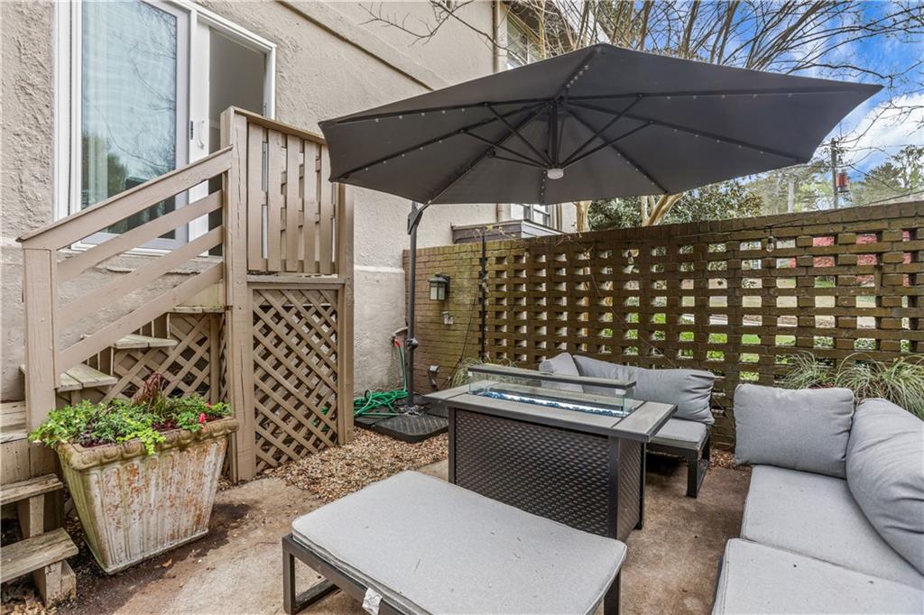 270 Lakemoore Drive NE A