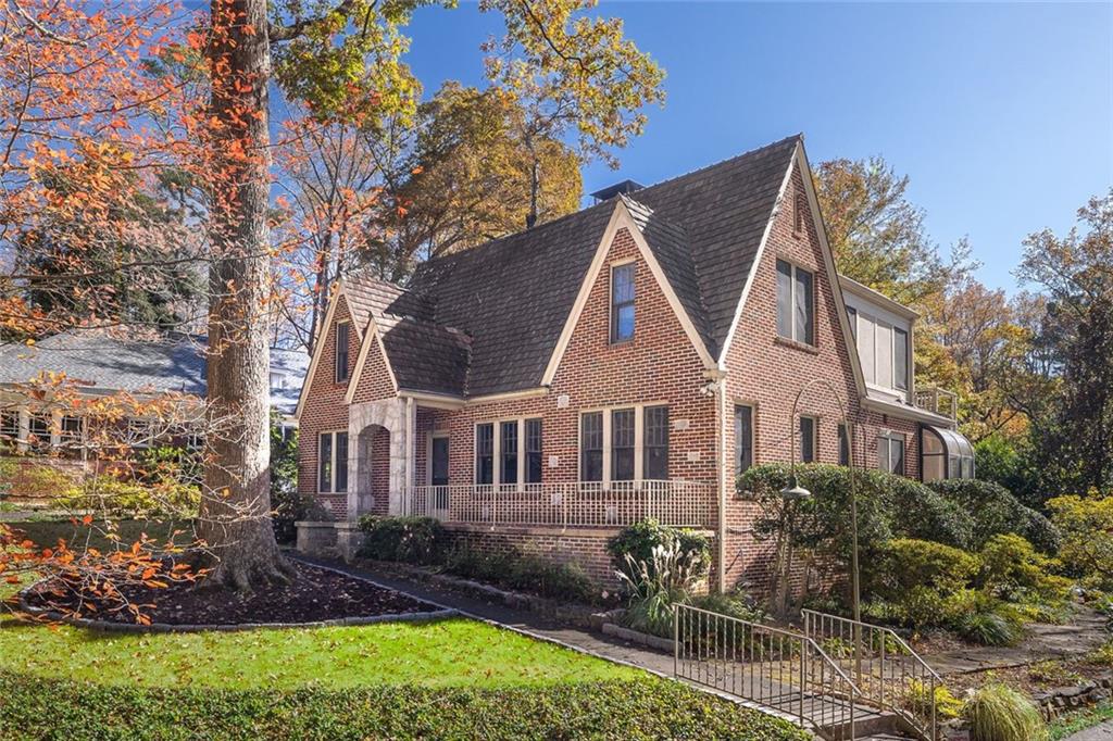 1691 Ridgewood Drive NE