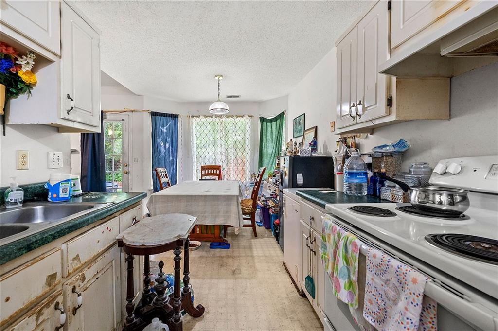 1394 Isleworth Circle, Atlanta, Georgia image 11
