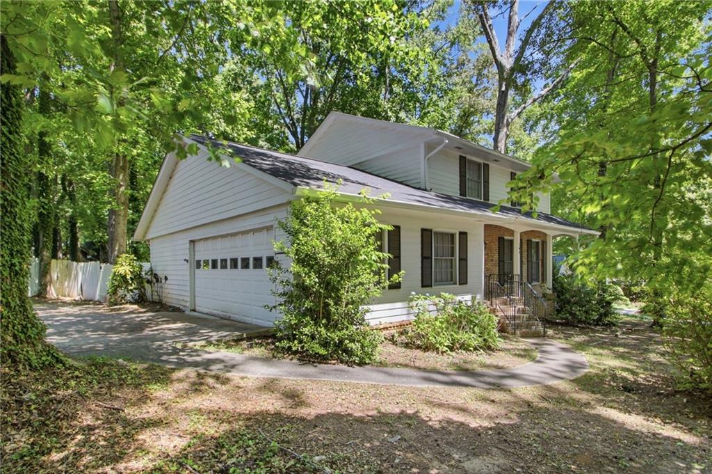 103 Creek Bed Court