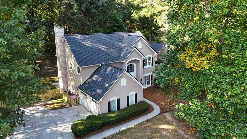 6815 Fairgreen Drive, Suwanee, Georgia image 2