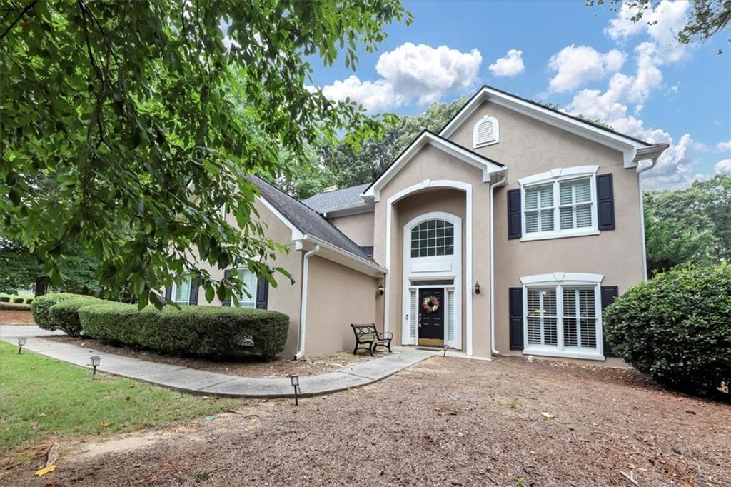 6815 Fairgreen Drive, Suwanee, Georgia image 1
