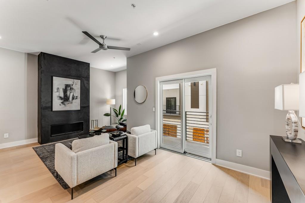1099 North Avenue NE 13