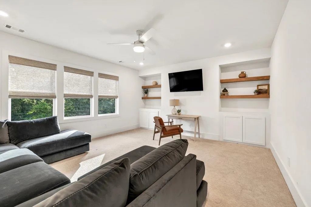 Buford, Georgia 30518, United States, 5 Bedrooms Bedrooms, ,4 BathroomsBathrooms,Residential,Active,142179