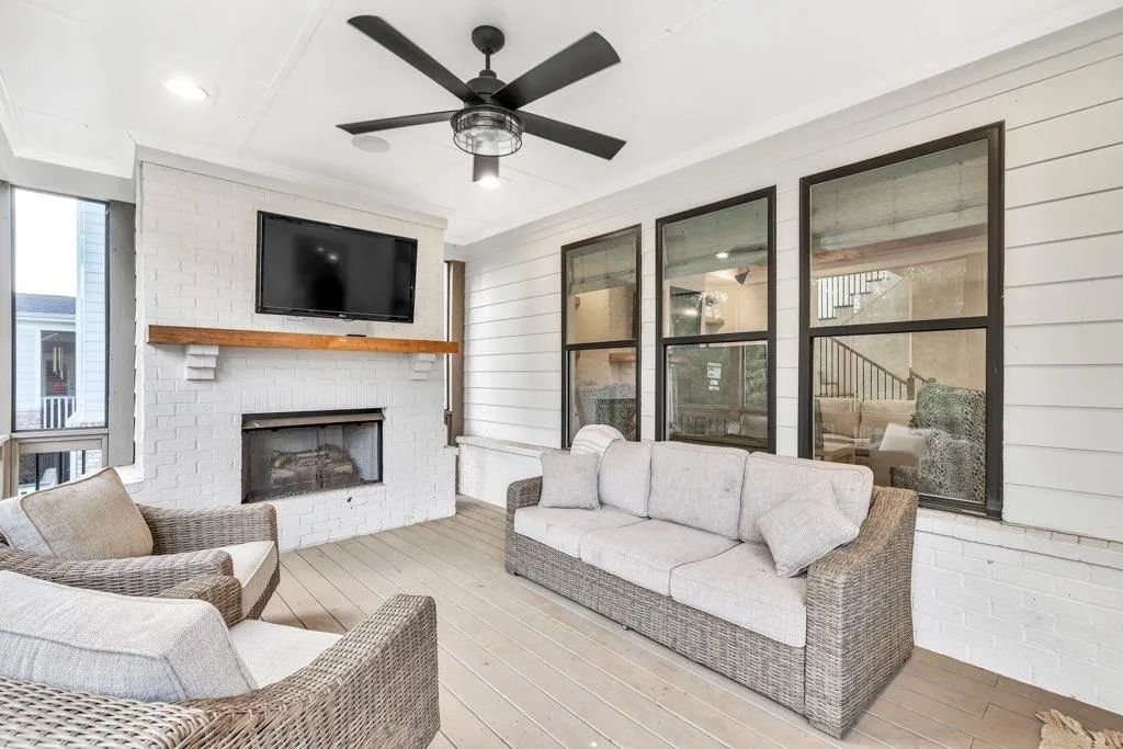 Buford, Georgia 30518, United States, 5 Bedrooms Bedrooms, ,4 BathroomsBathrooms,Residential,Active,142179