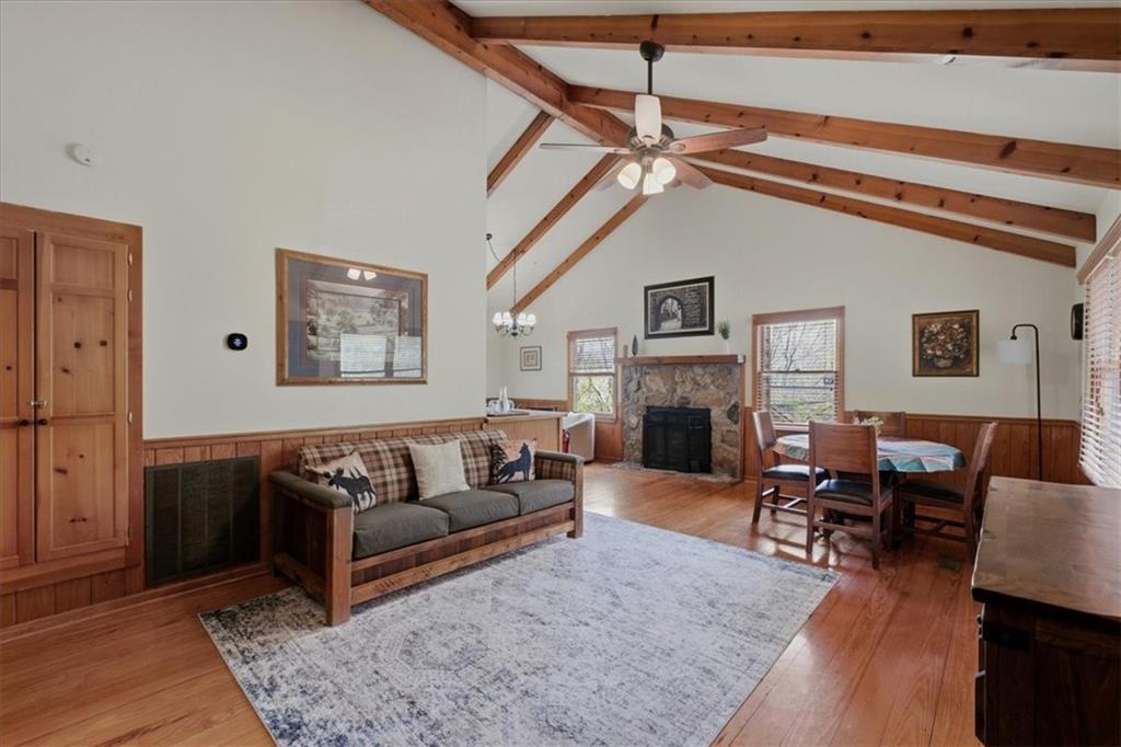 986 Mountain Oak Road