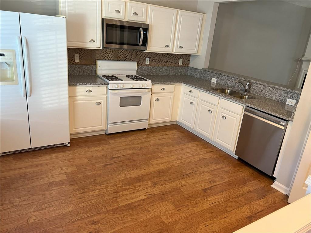 2010 Whitestone Place