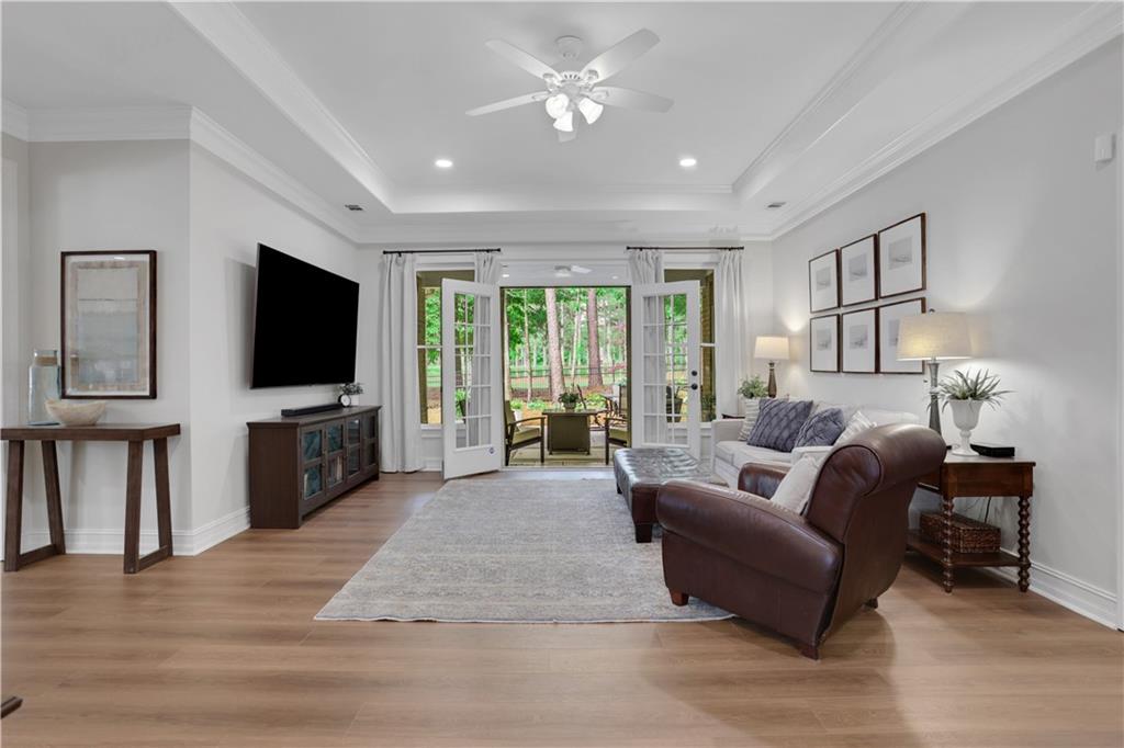 975 York Cove