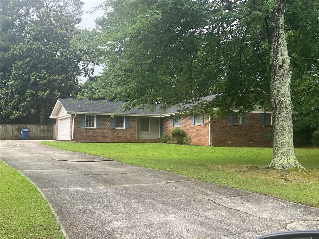 Ranch 3 bedroom house with a garage!
This beautiful home is now ready to tour. You'll enjoy new flooring throughout the home. Plentiful cabinet space in the kitchen. Updated bathrooms. Spacious bedrooms. Nice back yard!