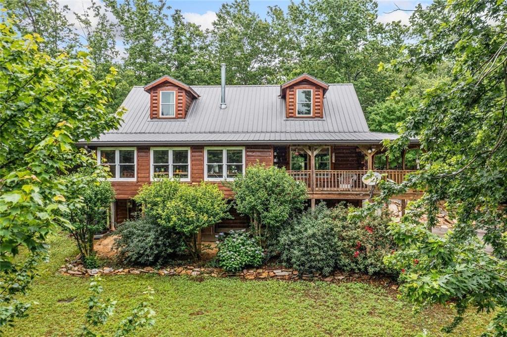 521 East Valley Road NE