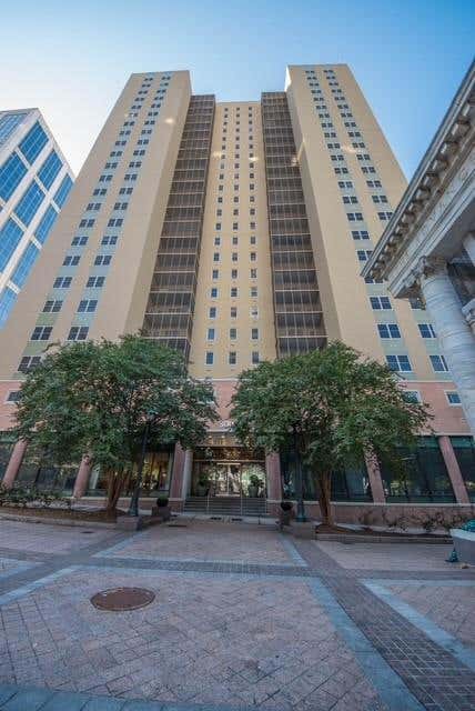 Condo For Sale - 300 Peachtree Street #11C<br/> Atlanta, GA 30308