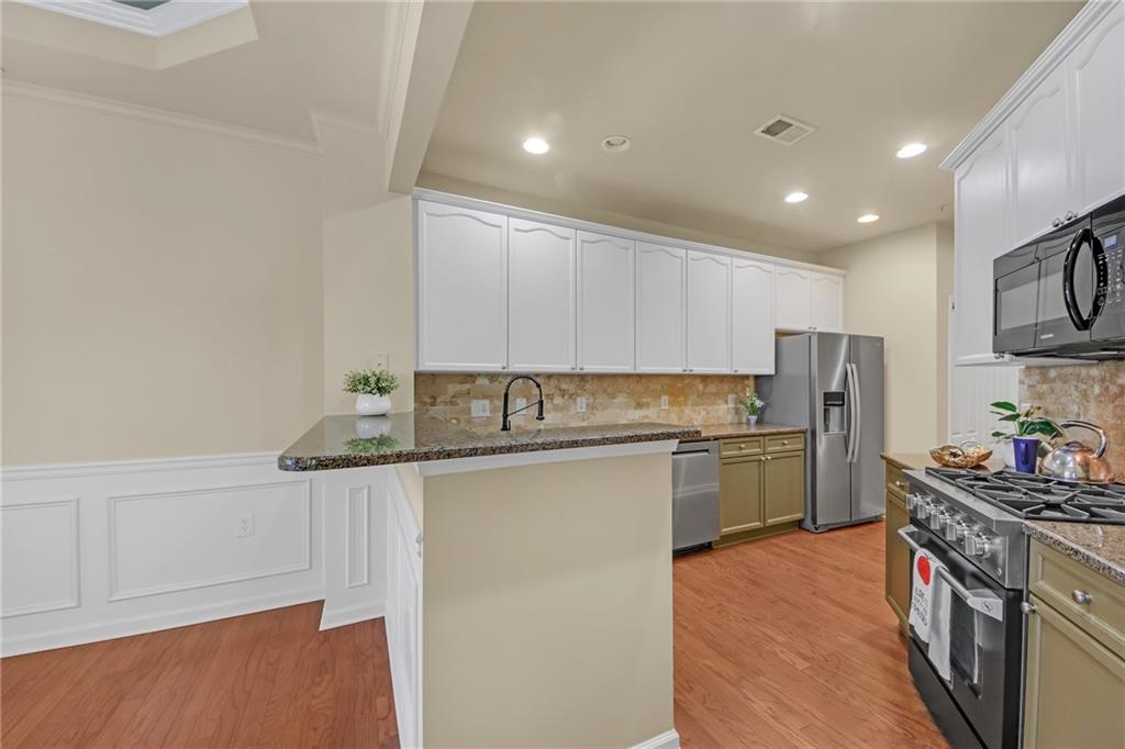 206 Glens Loop, Woodstock, Georgia image 5