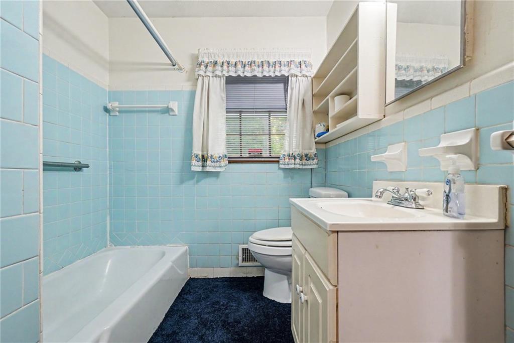 3383 Navaho Trail SE