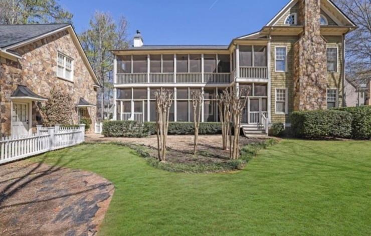 1421 Hedgewood Lane NW