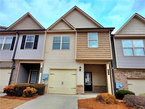 Townhouse For Sale - 352 Turtle Creek Drive<br/> Winder, GA 30680