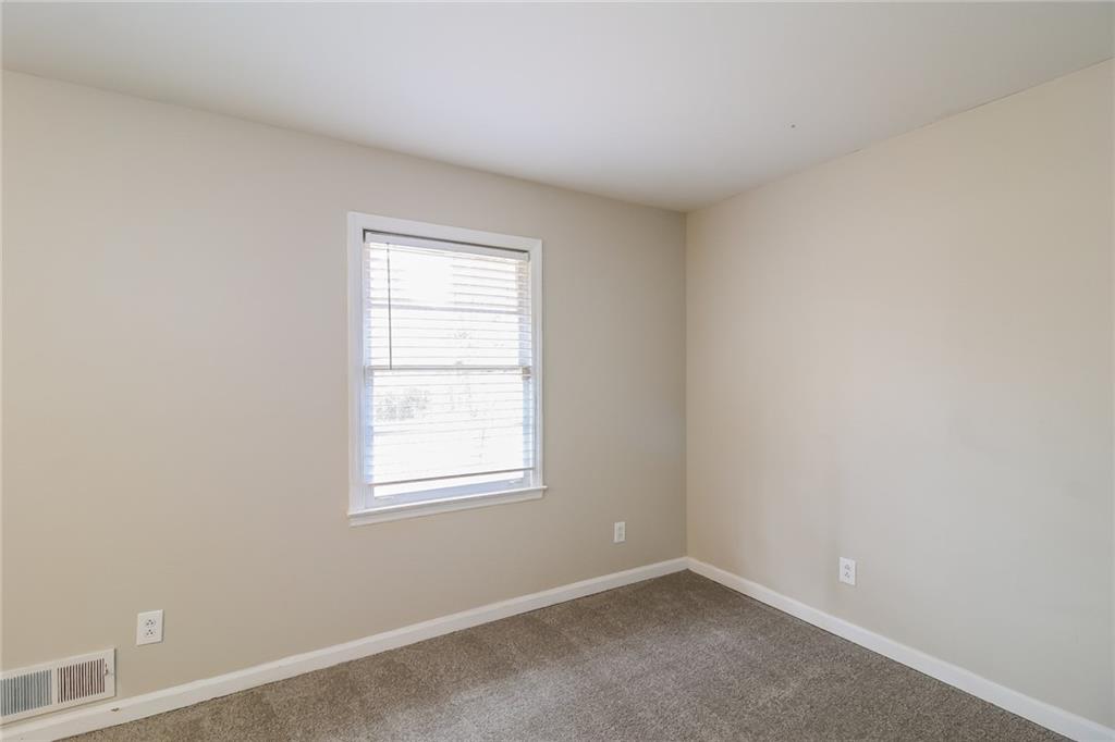 1828 Hallmark Drive, Griffin, Georgia image 12