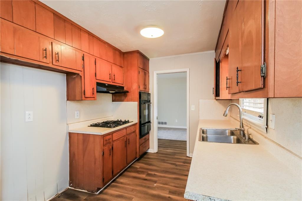 1828 Hallmark Drive, Griffin, Georgia image 5