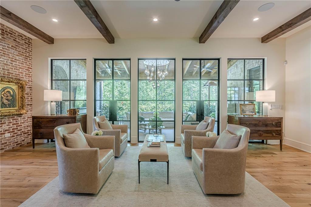 290 Guild Lane