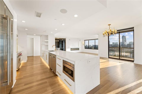 Condo For Sale - 3481 Lakeside Drive #P206<br/> Atlanta, GA 30326