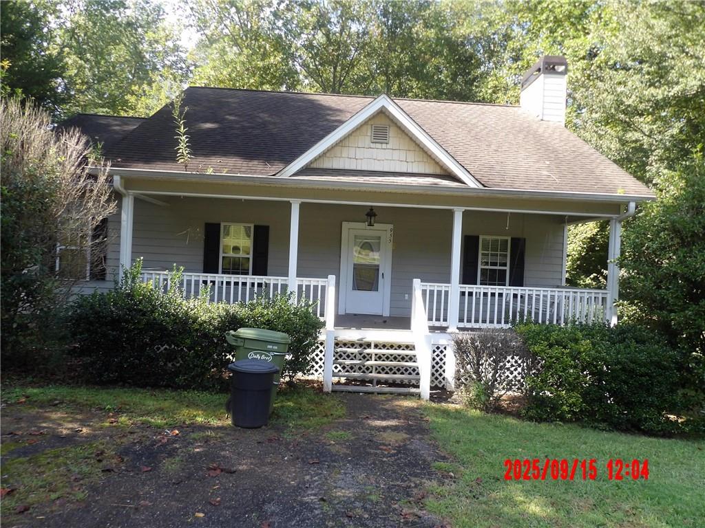 Cute single level house on an acre lot. This house features a large master bedroom with a split vanity bathroom layout, a kitchen with an eating bar, a large pantry and separate laundry room. It has a good sized shed and a tall crawlspace with outside access to allow for more storage. Come see this one today!