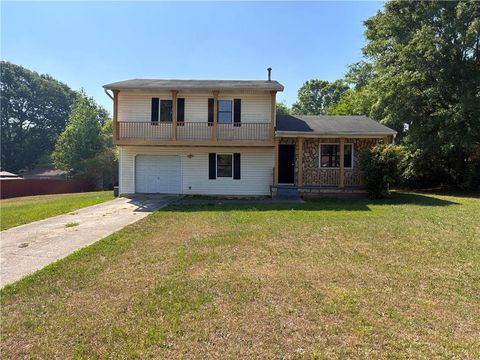Homes For Sale - 1007 Leeward Lane<br/> Jonesboro, GA 30238