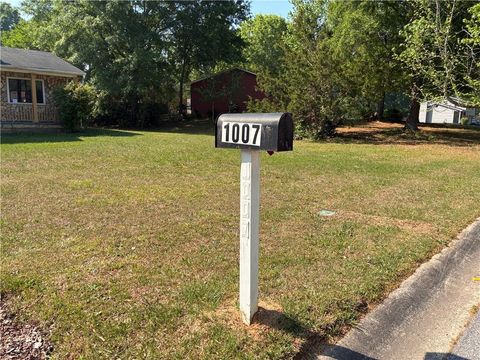 Photo of 1007 Leeward Lane, Jonesboro, GA 30238 (MLS # 7757117)