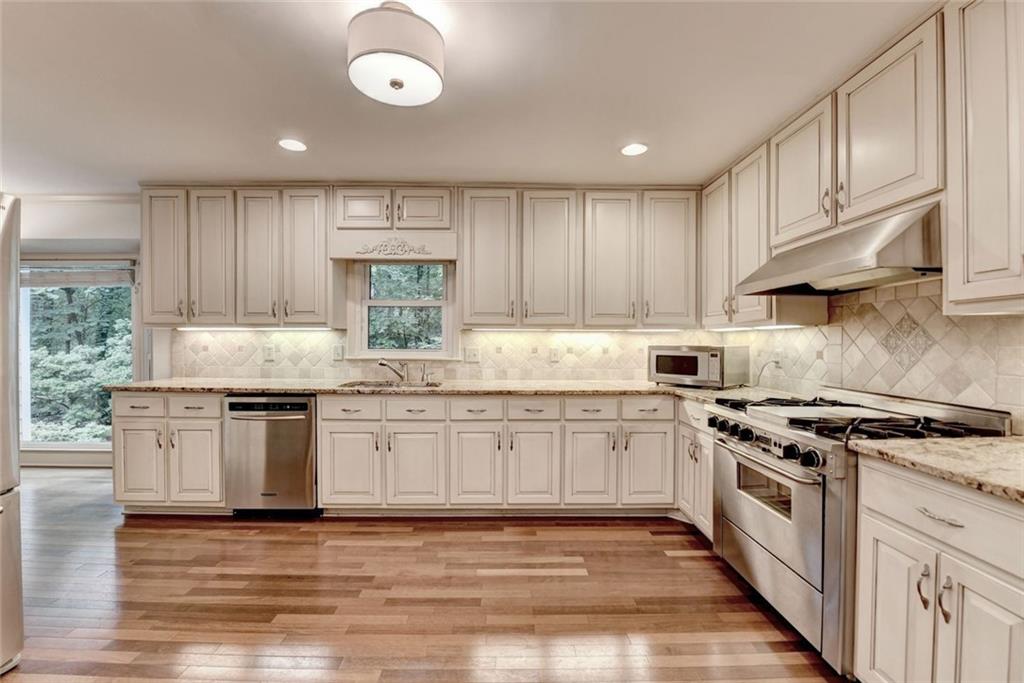 5507 Martina Way, Dunwoody, Georgia image 10