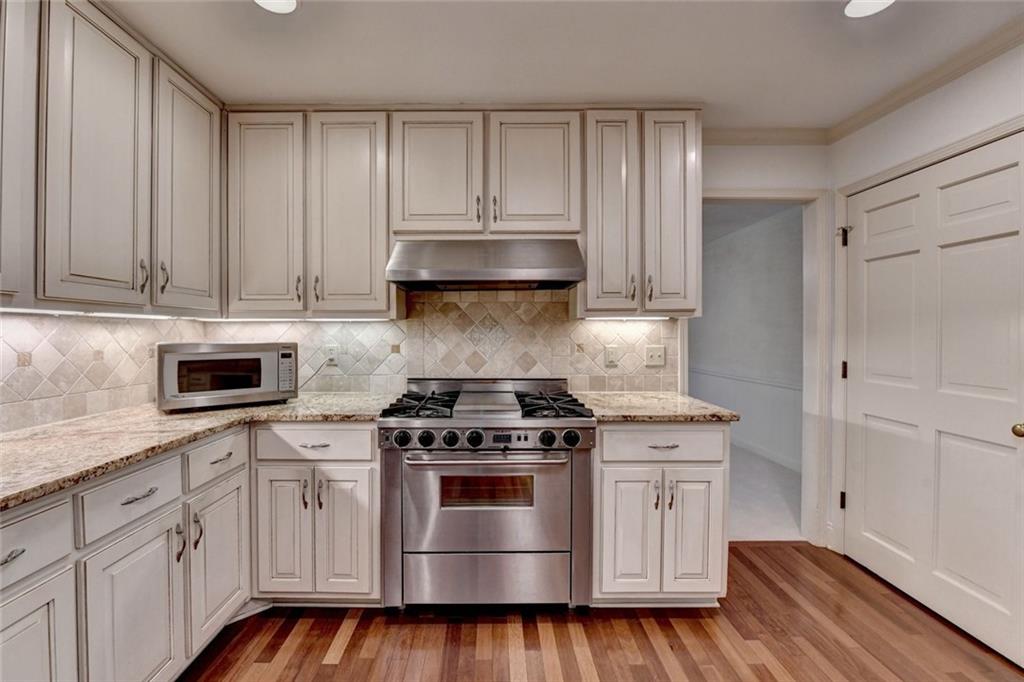 5507 Martina Way, Dunwoody, Georgia image 11