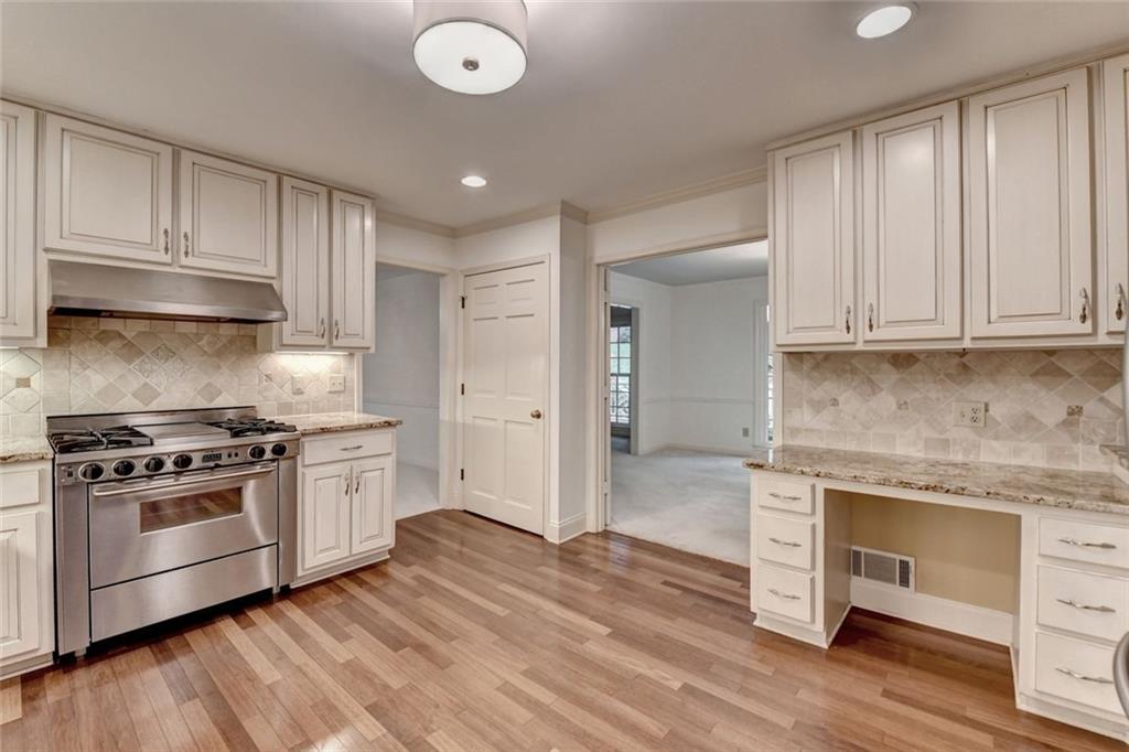 5507 Martina Way, Dunwoody, Georgia image 16