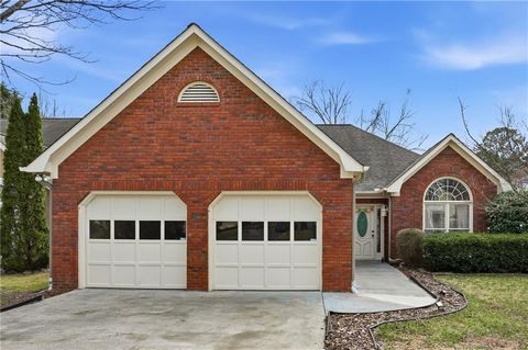 Homes For Sale - 4821 Devon Lane<br/> Alpharetta, GA 30004