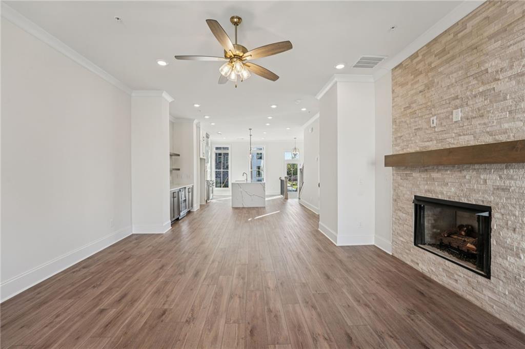 Towns on Thompson - Residential