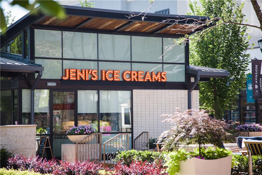 Towns on Thompson - Residential