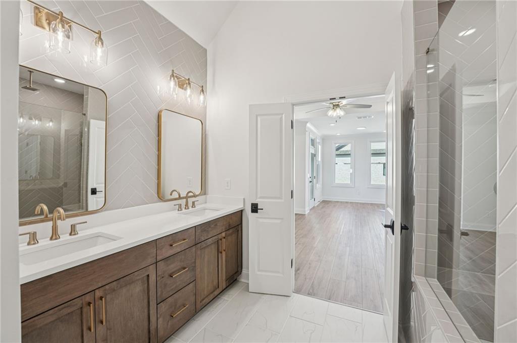 Towns on Thompson - Residential