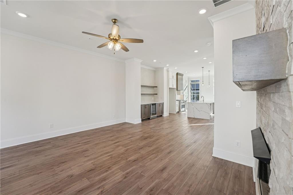 Towns on Thompson - Residential