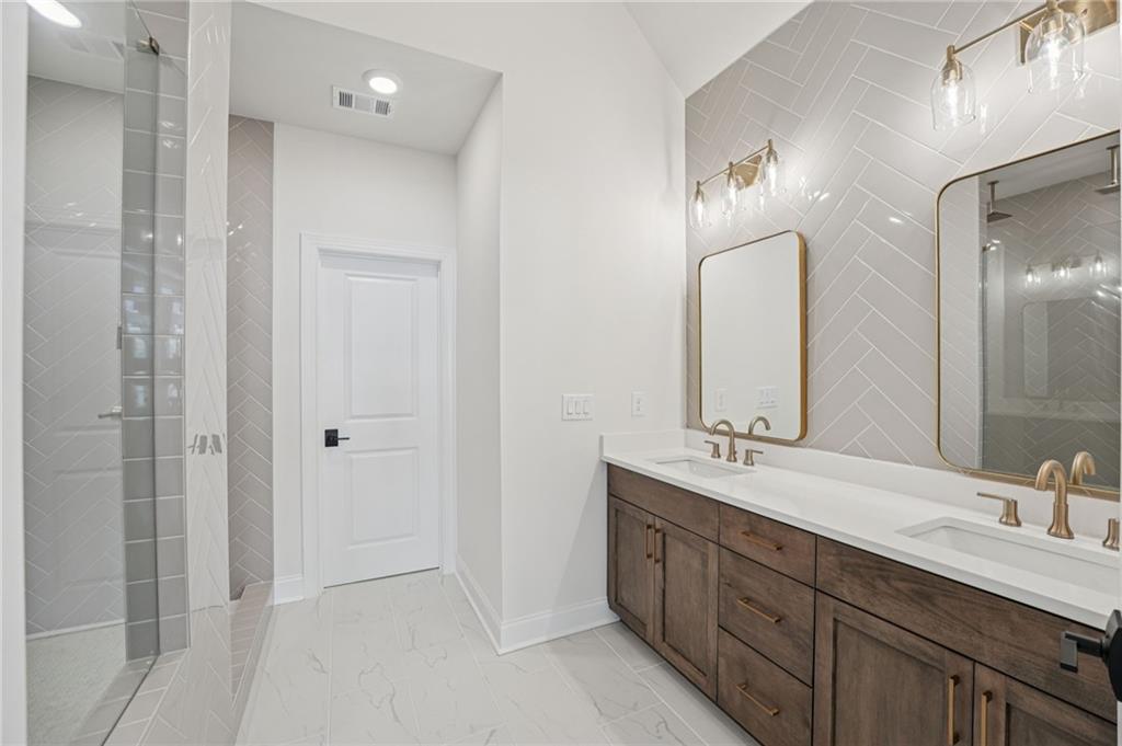 Towns on Thompson - Residential