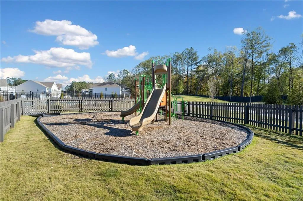 Powder Springs, Georgia 30127, United States, 3 Bedrooms Bedrooms, ,3 BathroomsBathrooms,Residential,Pending,5890