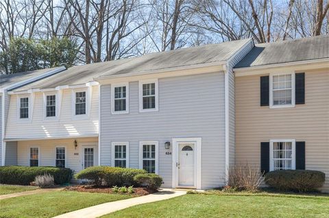 834 HERITAGE Square Decatur GA 30033