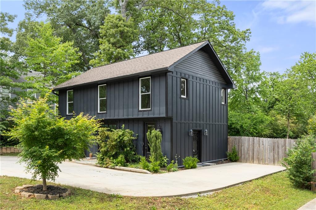 2824 Tupelo Street SE