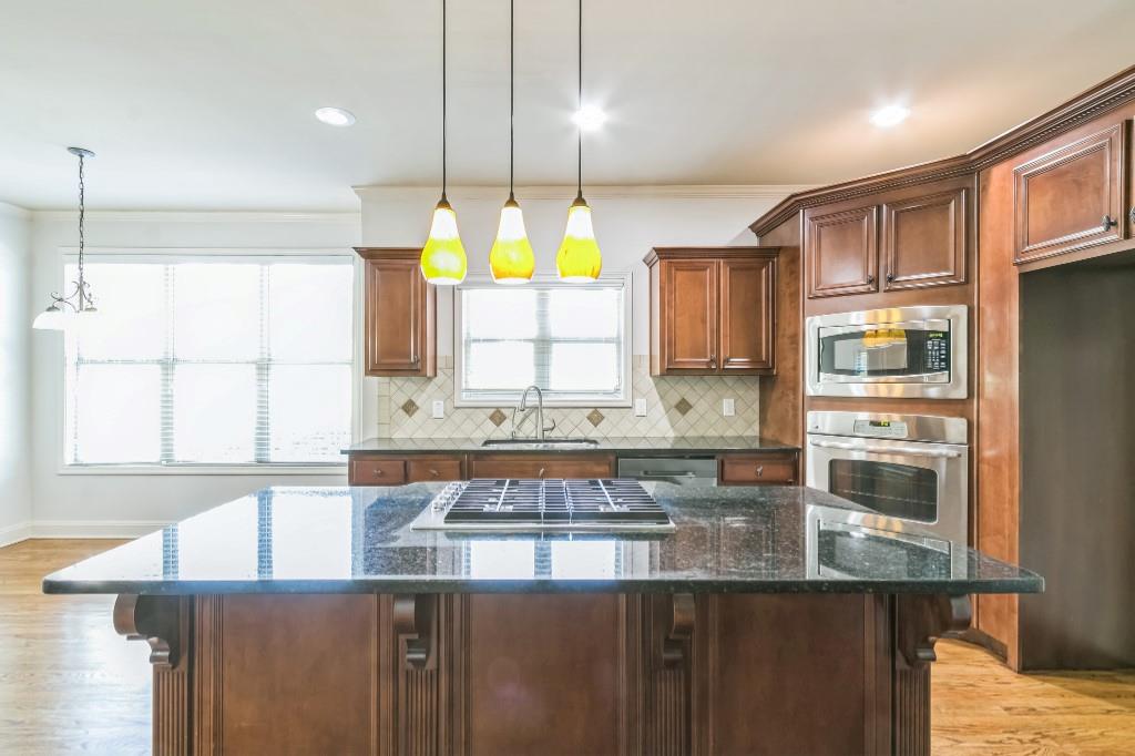 3939 Perry Pass