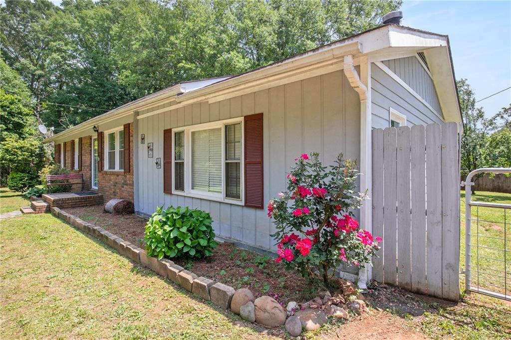 8421 Highway 98, Commerce, Georgia image 2