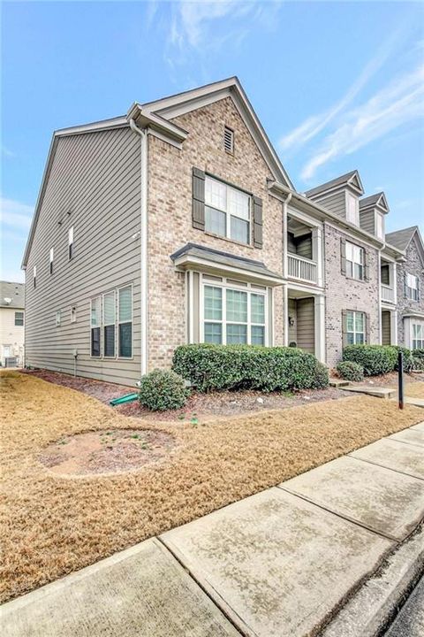Townhouse For Sale - 7765 Rutgers Circle<br/> Fairburn, GA 30213