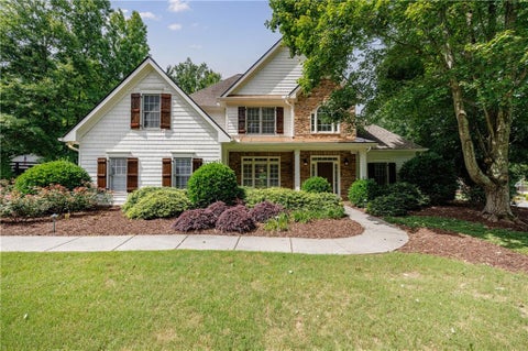 Homes For Sale - 300 Foxglove Court<br/> Alpharetta, GA 30004