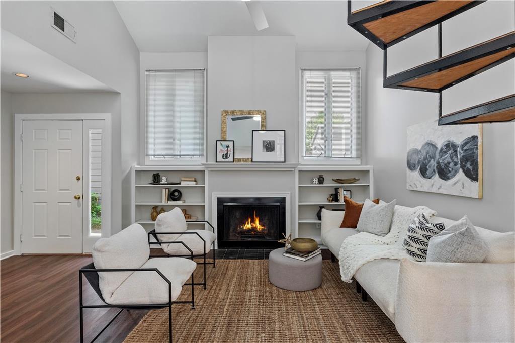 836 Saint Charles Avenue NE I