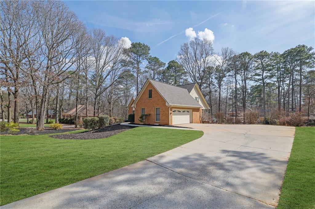 525 Saddle Crest Drive