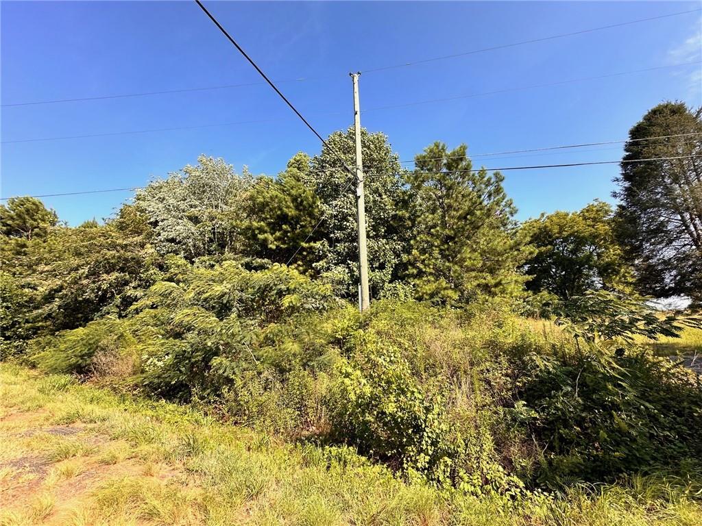 Don't miss this amazing chance! Perfect location!! With a 1.6 acre lot, the possibilities are endless. Perfect location. Total acreage determined by survey dated 06/01/2024.