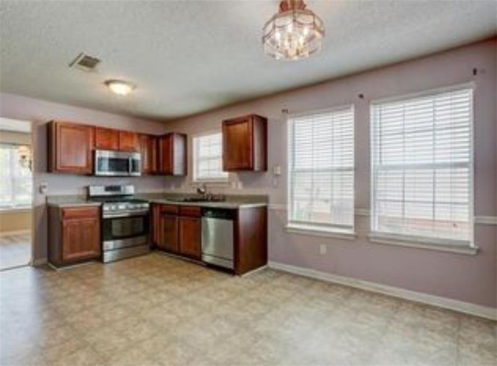 6684 Crane Avenue, Fairburn, Georgia image 4