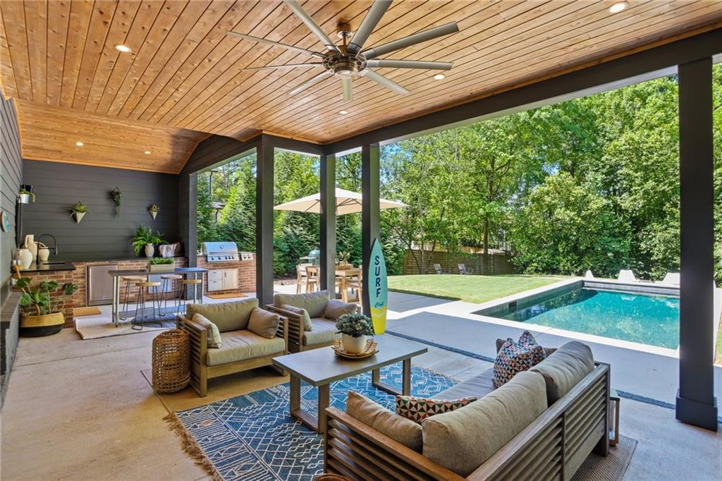 2420 Wawona Drive NE